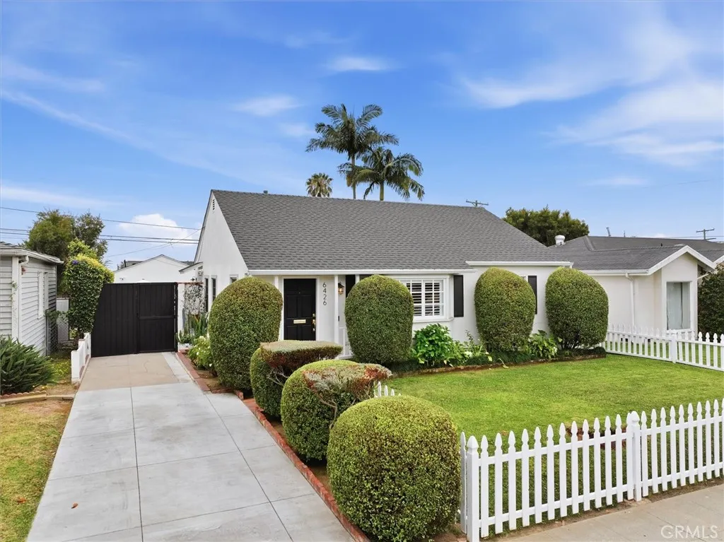 Los Angeles, CA 90045