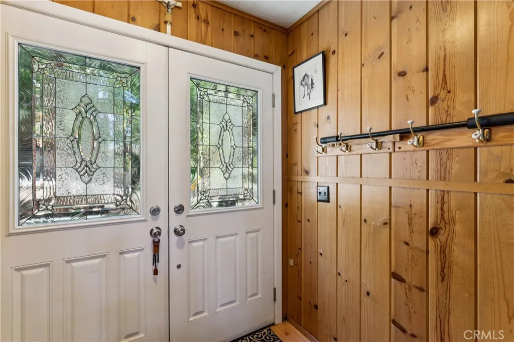 582 Grass Valley Court, Lake Arrowhead, CA 92352 - Photo 5 of 44, Lake Arrowhead, CA