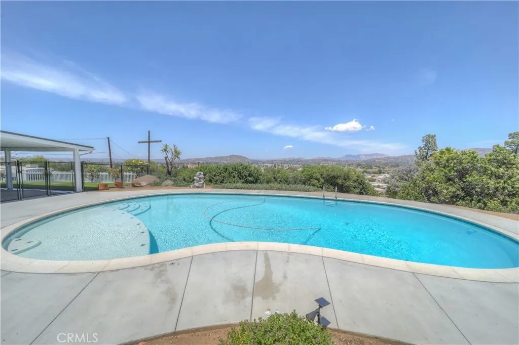 https://cdn.realtyfeed.com/cdn/127/306726033/9c6d57a8a64720f9cb39268d1ee60903.webp