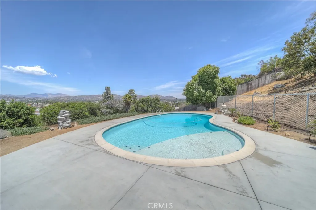 https://cdn.realtyfeed.com/cdn/127/306726033/d91035c7fda3092bce8fa3806920e2c7.webp