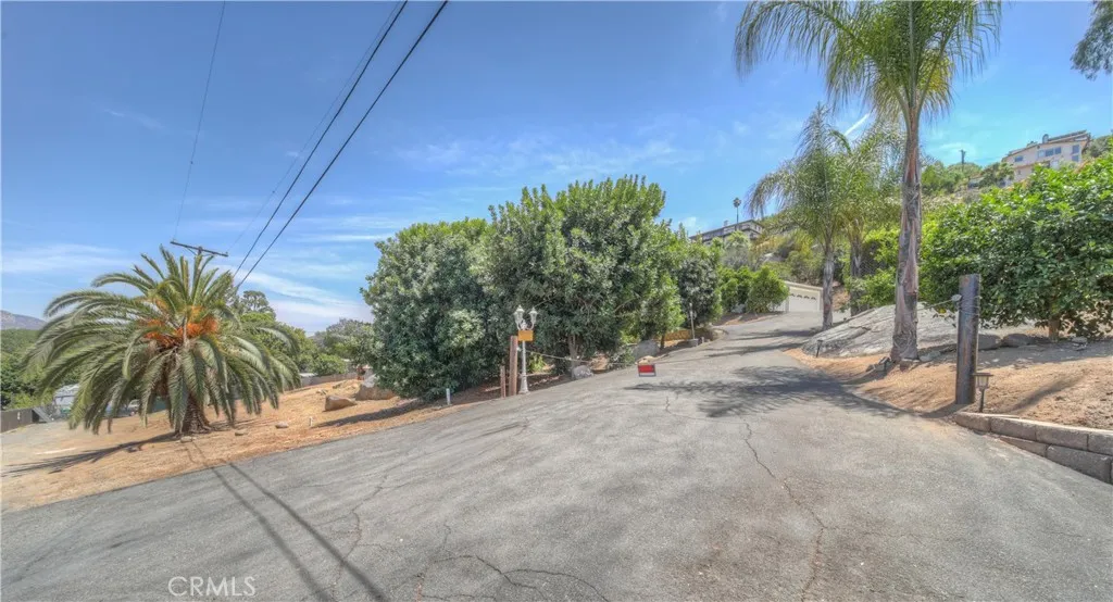 https://cdn.realtyfeed.com/cdn/127/306726033/fde3a08d1d89aab22c6ad294b452b49b.webp