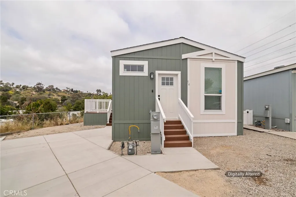 https://cdn.realtyfeed.com/cdn/127/306726049/12fdcc70eb9b8680ee04a061f6a1e792.webp