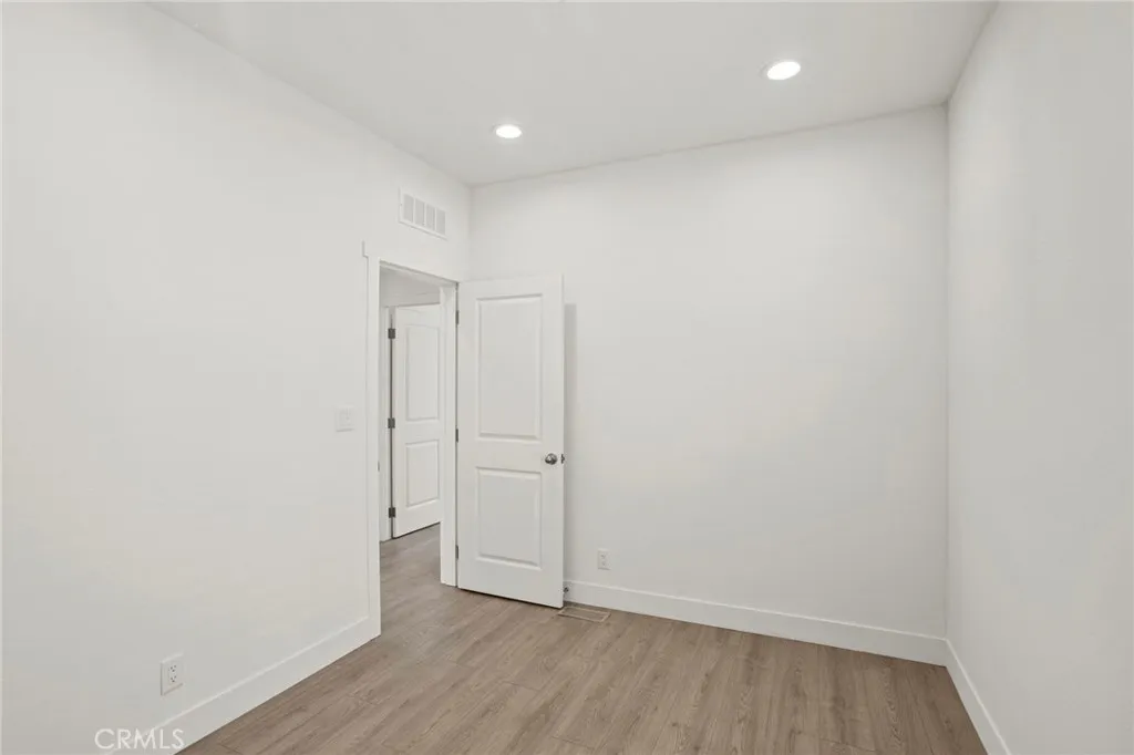 https://cdn.realtyfeed.com/cdn/127/306726049/2398f55befc39c22d73830bf1a1105f9.webp