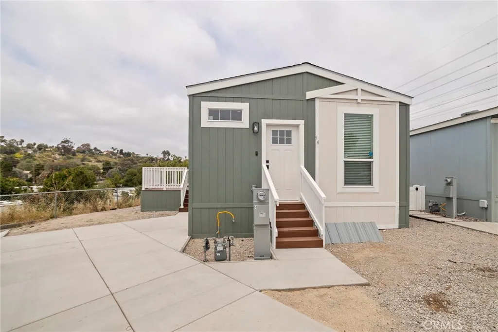 https://cdn.realtyfeed.com/cdn/127/306726049/39ed6557c29f14ccf822cd46cb386b26.webp