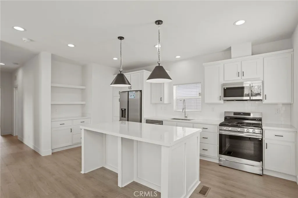 https://cdn.realtyfeed.com/cdn/127/306726049/3cff35f83fc3bf9f17b02accb55e27ee.webp
