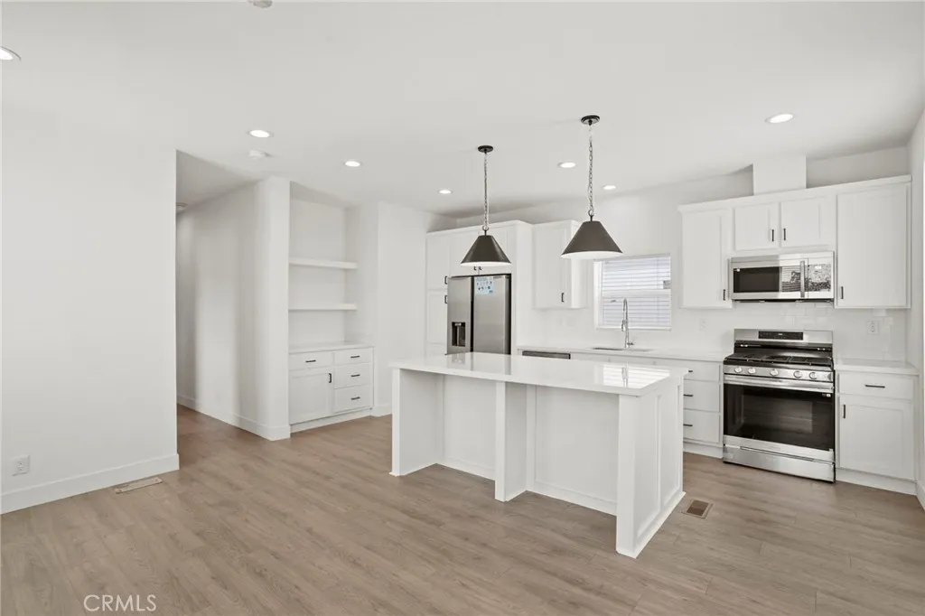 https://cdn.realtyfeed.com/cdn/127/306726049/4d8cd844f1435bee57a7e75336483024.webp