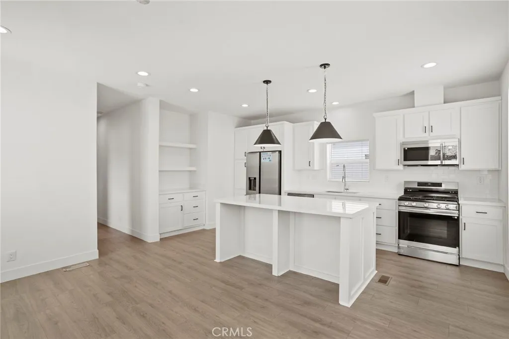 https://cdn.realtyfeed.com/cdn/127/306726049/7ca7b4ede0369b9cc1a6ea7cee2c1eaa.webp