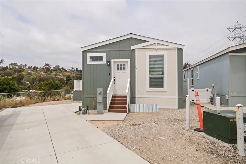 https://cdn.realtyfeed.com/cdn/127/306726049/8ff3bface386a9b30147627dcf9ed5c1.webp