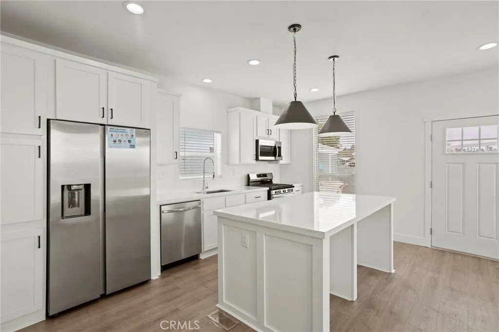 https://cdn.realtyfeed.com/cdn/127/306726049/92bd11fa0dcbf655cba76272288fe900.webp