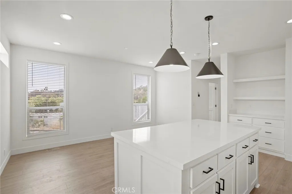 https://cdn.realtyfeed.com/cdn/127/306726049/d4ac3ef026d3e167f59acf8f697707d5.webp