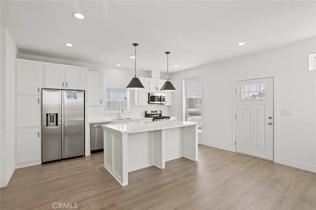https://cdn.realtyfeed.com/cdn/127/306726049/db255c3f940985564c611f849ce3636c.webp