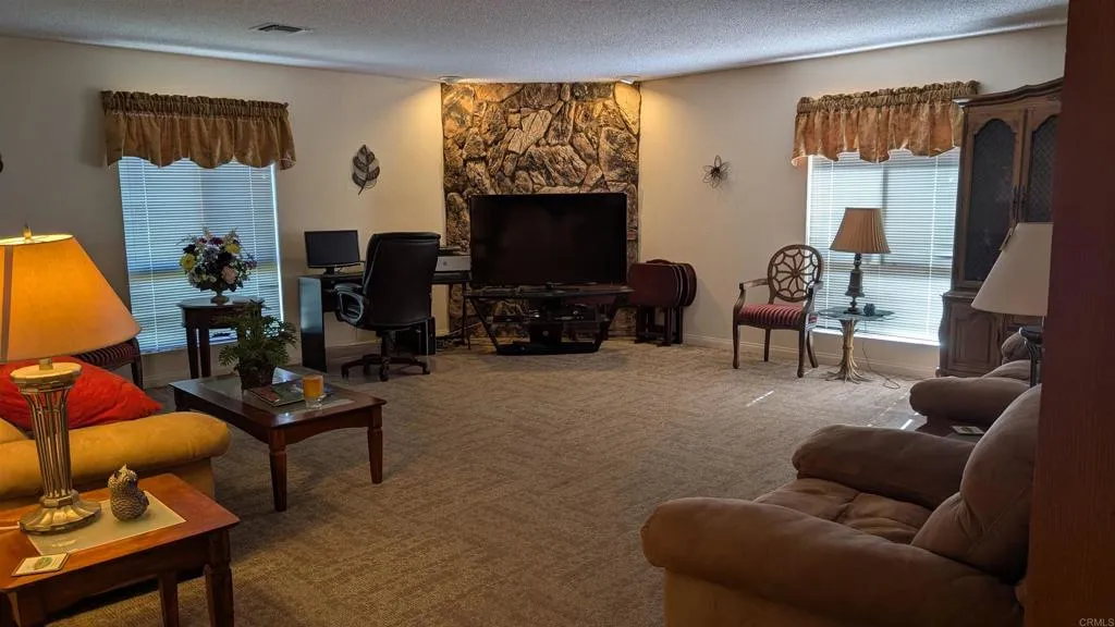 https://cdn.realtyfeed.com/cdn/127/306726059/619e6e212097daa3b2ff6bbc56c7599c.webp