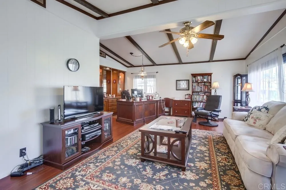 https://cdn.realtyfeed.com/cdn/127/306726059/c96d18cbaa8ff70325954f79d42751fc.webp