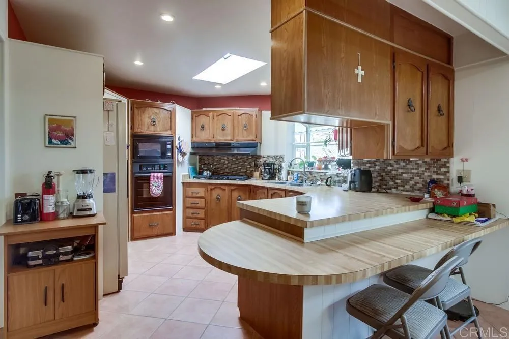 https://cdn.realtyfeed.com/cdn/127/306726059/f837f1c29179dffacbb2a6dea9b1698d.webp