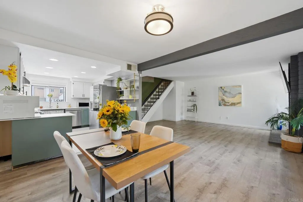 https://cdn.realtyfeed.com/cdn/127/306726111/08581e5b3b1b5c1312e17247b2cc71c9.webp