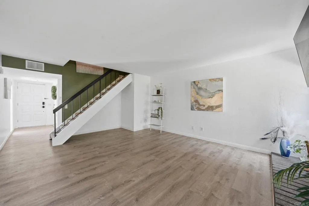 https://cdn.realtyfeed.com/cdn/127/306726111/31b945afb651624ede1f6455f4f43a90.webp