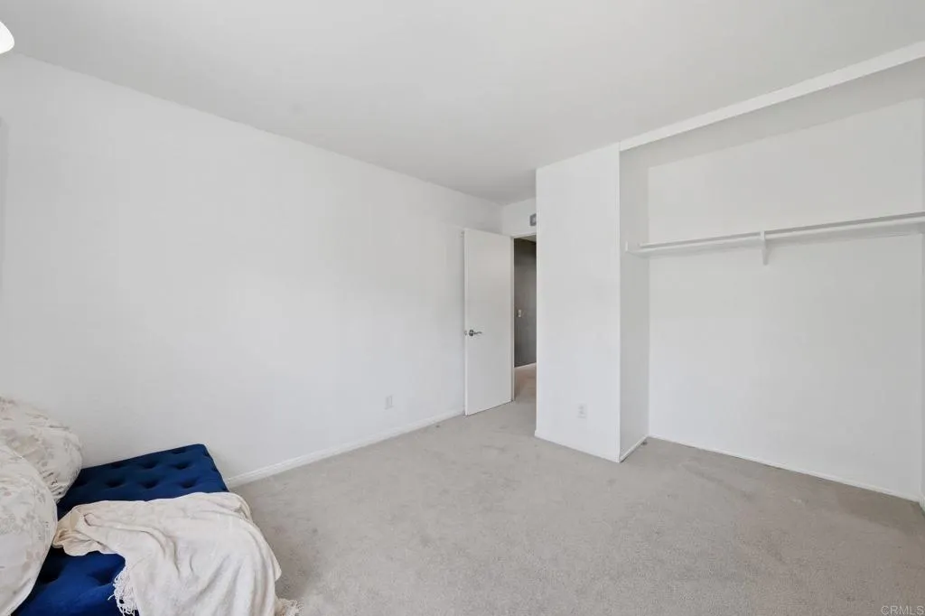 https://cdn.realtyfeed.com/cdn/127/306726111/72f2886686cb8c79b60eceb2e6d5144f.webp