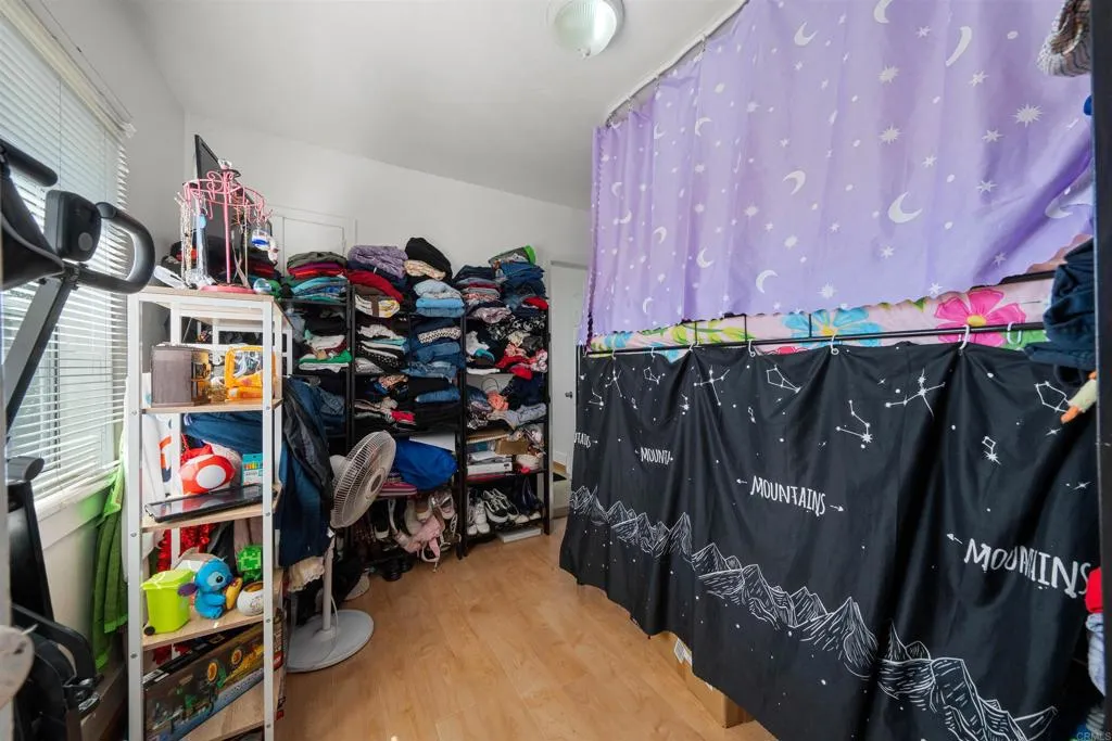 https://cdn.realtyfeed.com/cdn/127/306726135/2c2eddb5249d7e817d94a4a7086be6c0.webp