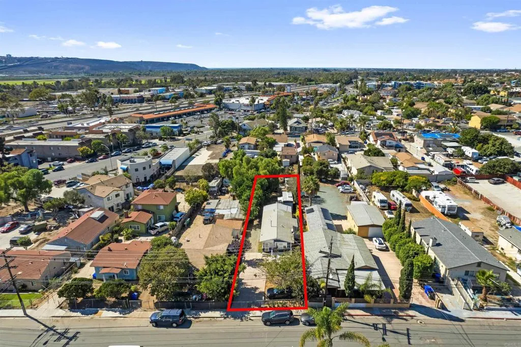 https://cdn.realtyfeed.com/cdn/127/306726135/2d11c49d70acc944a5f5b7654fe9bab9.webp