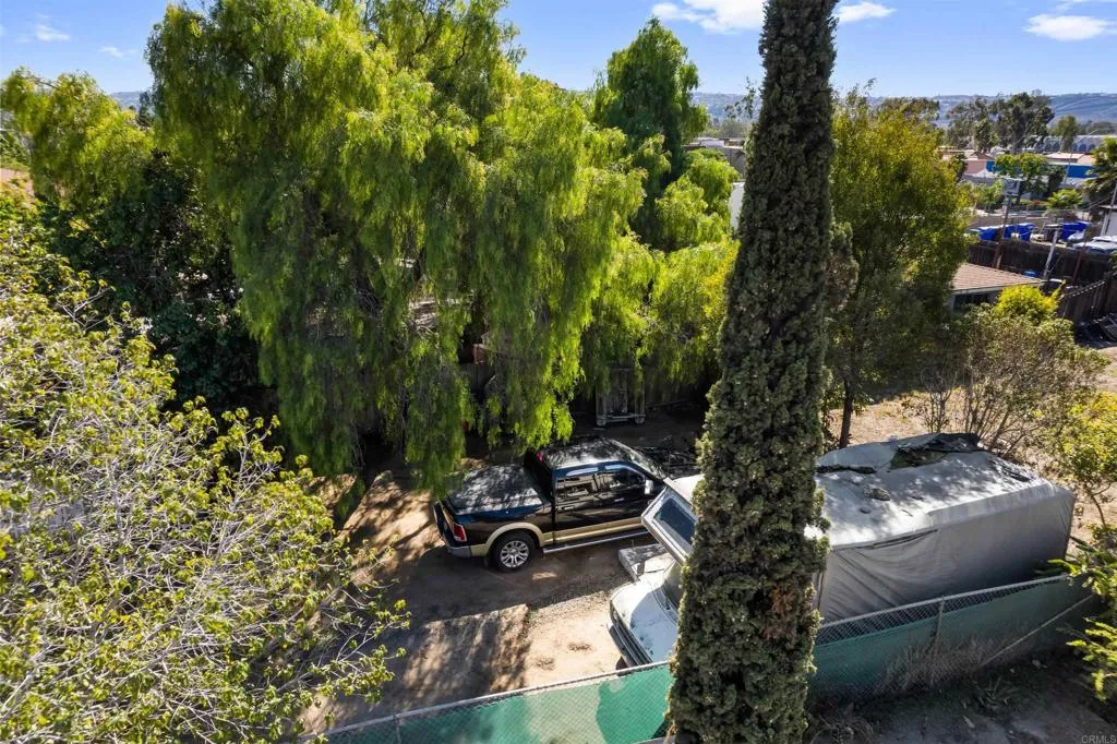 https://cdn.realtyfeed.com/cdn/127/306726135/835cac6383749f84454f92a0b681f223.webp