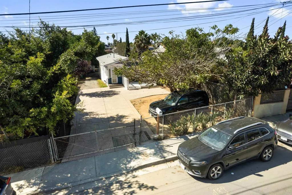 https://cdn.realtyfeed.com/cdn/127/306726135/944234824e89014c31c38482ba35cba9.webp