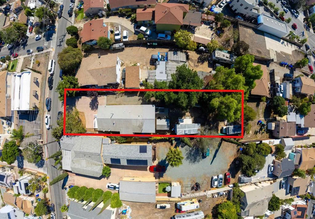 https://cdn.realtyfeed.com/cdn/127/306726135/b6915d2062febf600872130c600cb464.webp