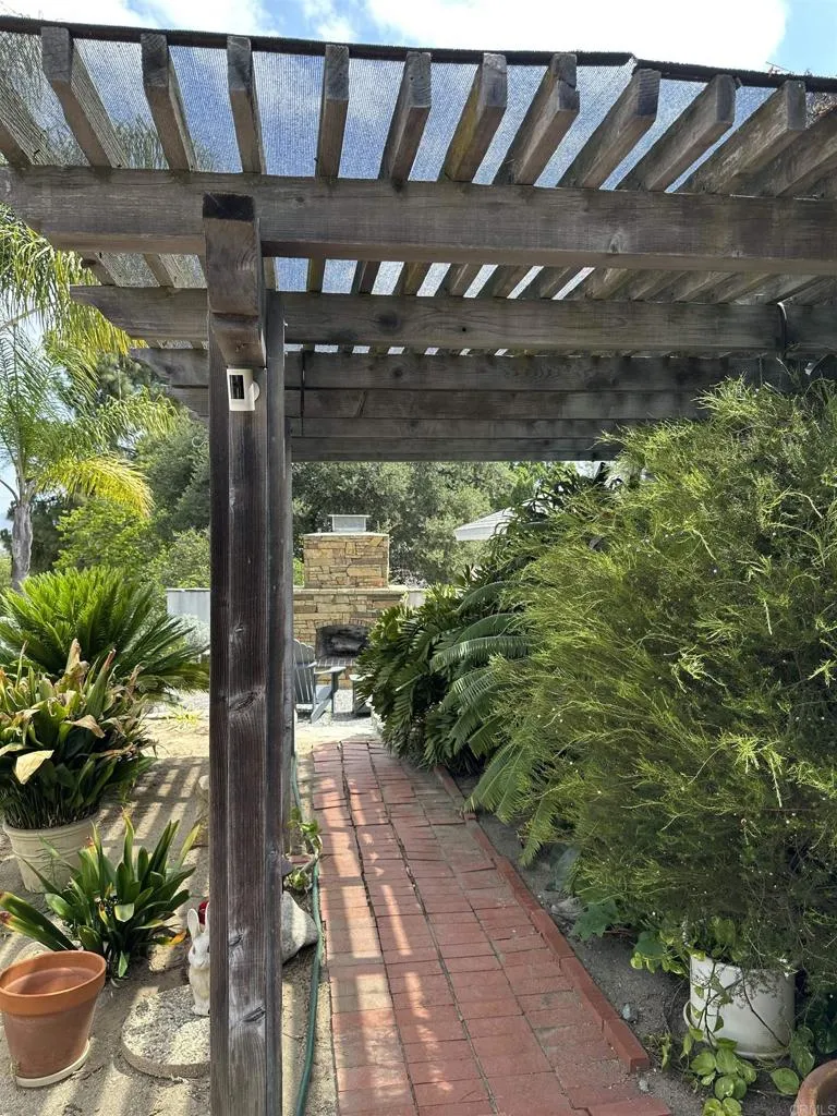 https://cdn.realtyfeed.com/cdn/127/306726144/5008ad8b115cf5306dc0901514b3d601.webp