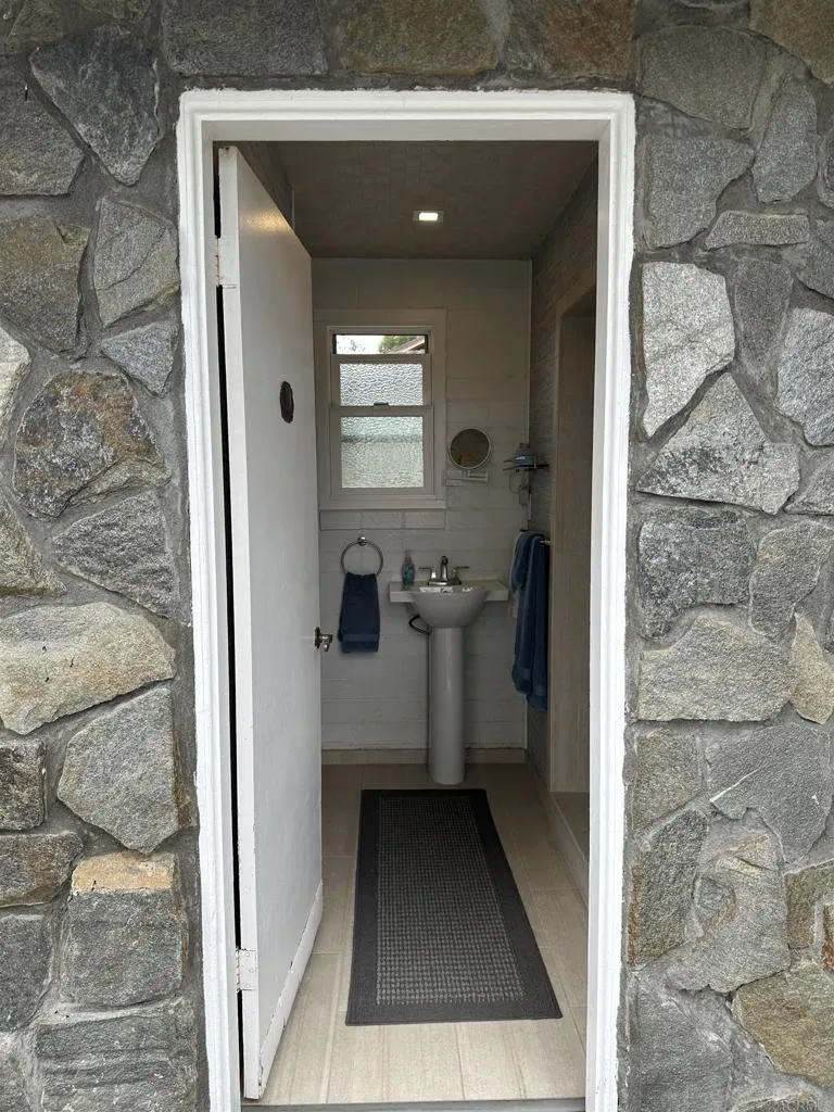 https://cdn.realtyfeed.com/cdn/127/306726144/c9050e278ae90475179cb880bd75720d.webp