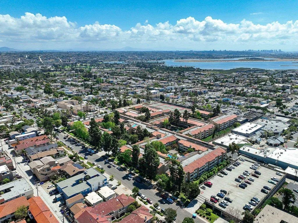 https://cdn.realtyfeed.com/cdn/127/306726195/1259fbd6f28d79367cb307abbf3d6bfa.webp