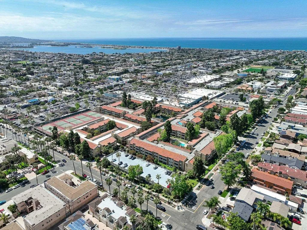 https://cdn.realtyfeed.com/cdn/127/306726195/1879ddcebbeecb2e46881fc0f665efda.webp