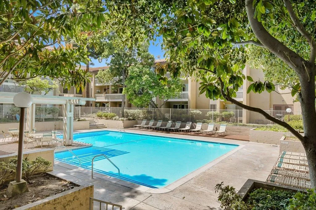 https://cdn.realtyfeed.com/cdn/127/306726195/7aba7a730406586afde584b637ff2cdf.webp