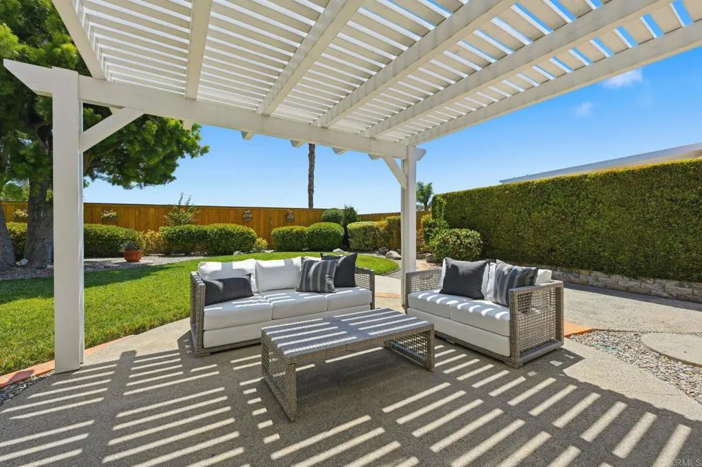 https://cdn.realtyfeed.com/cdn/127/306726204/7fcb0e4cc7bb83bb69be8494ecae7813.webp