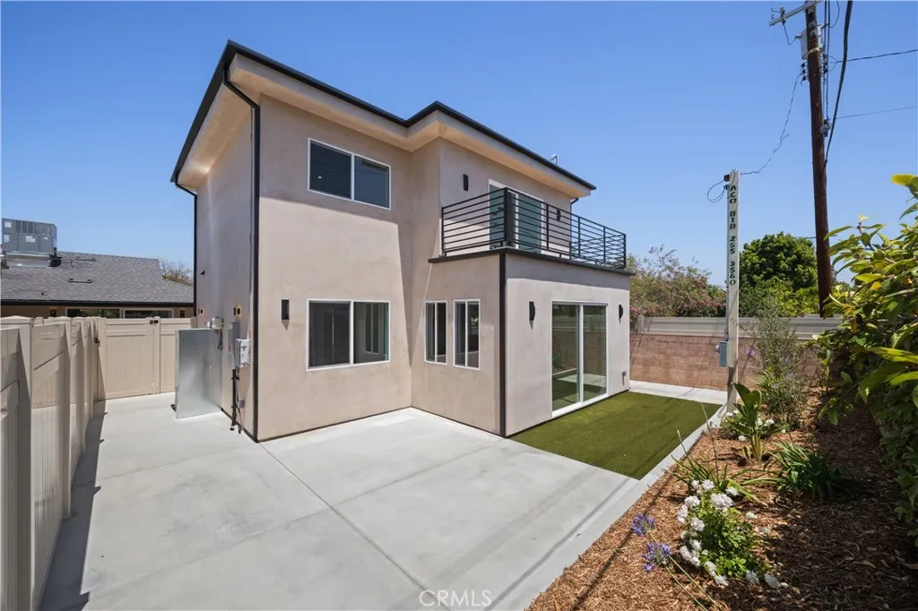 Northridge, CA 91325