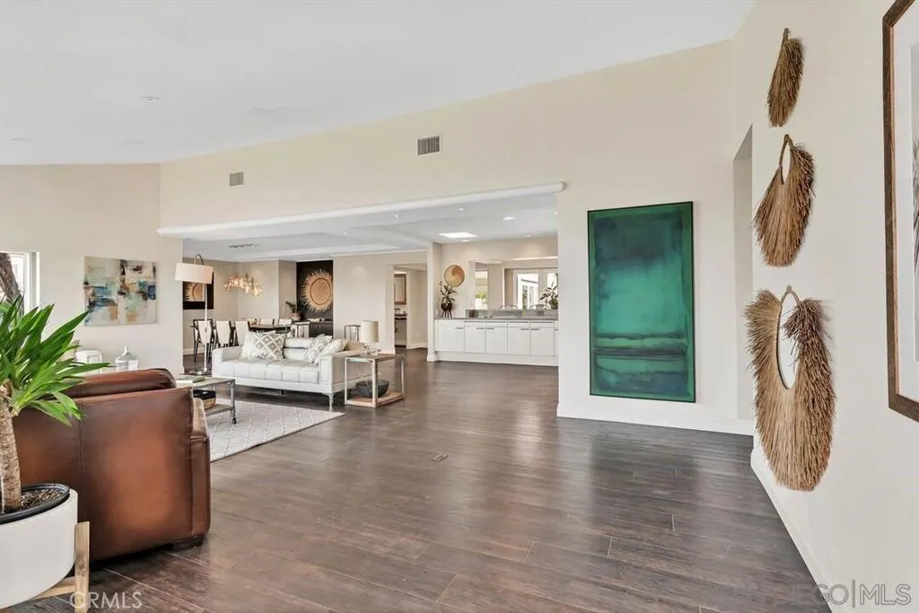 https://cdn.realtyfeed.com/cdn/127/306726225/fb47ca00526c8ac6b605fd18260301e2.webp