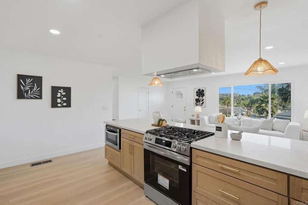 https://cdn.realtyfeed.com/cdn/127/306726248/3753a059c7cbb61a762c6763b519cd17.webp