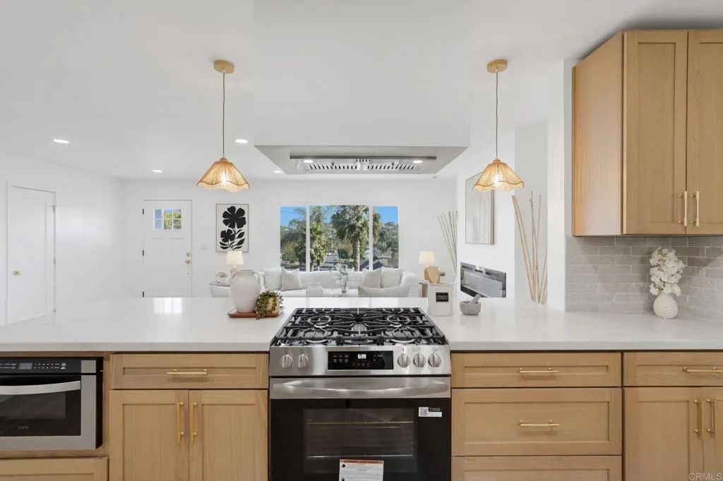 https://cdn.realtyfeed.com/cdn/127/306726248/6cd6a8b71df639ce81230b1166f43ead.webp