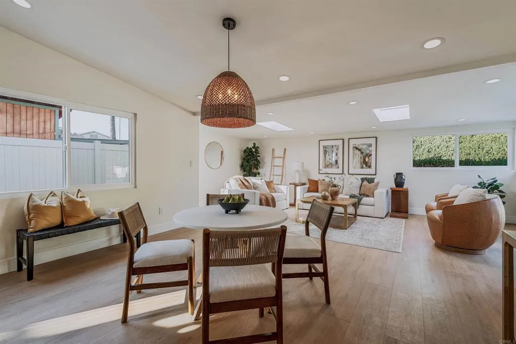 https://cdn.realtyfeed.com/cdn/127/306726343/2366c4da2dbc076c9aecb57425cfc883.webp