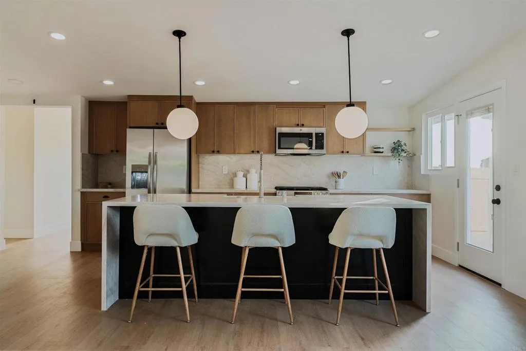 https://cdn.realtyfeed.com/cdn/127/306726343/bed335daa6351432de17aa316b7a6725.webp
