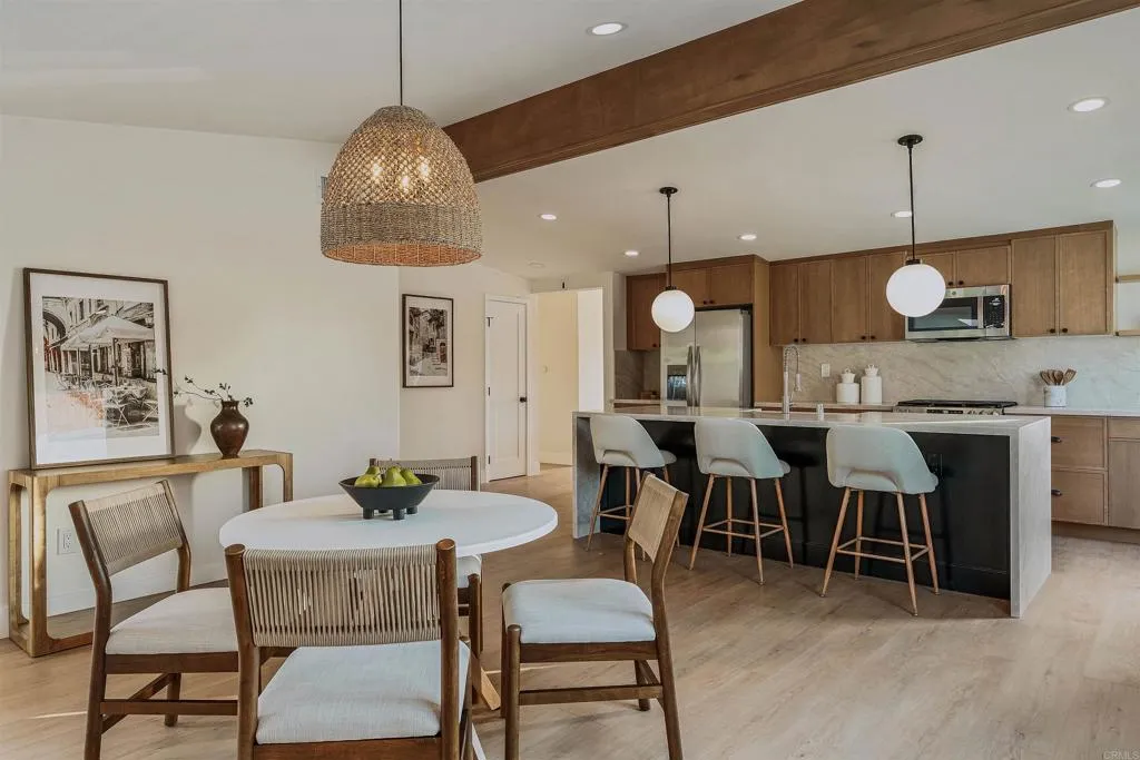 https://cdn.realtyfeed.com/cdn/127/306726343/c9f6d3b4c5afcfc7d1926dc784320526.webp