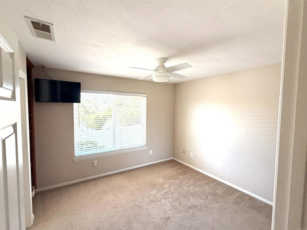 https://cdn.realtyfeed.com/cdn/127/306726344/148cc90a27b2a7fc059a2d9994fa8fec.webp