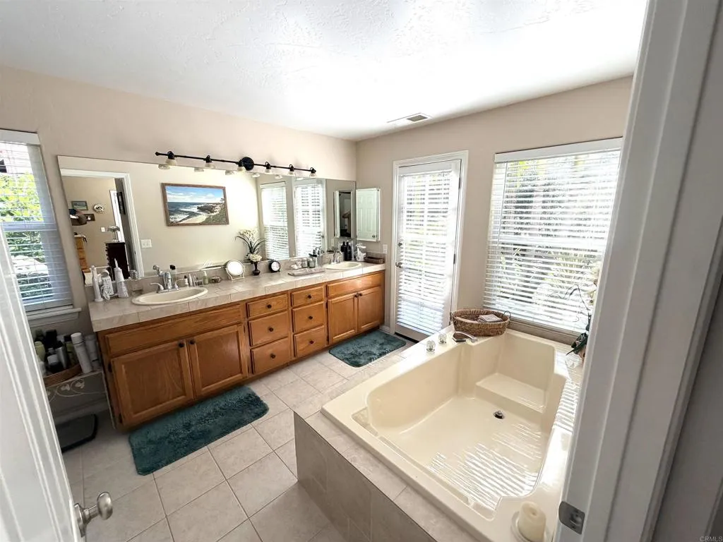 https://cdn.realtyfeed.com/cdn/127/306726344/2d485fefd8a3a9ec6170a80eaec01b0f.webp