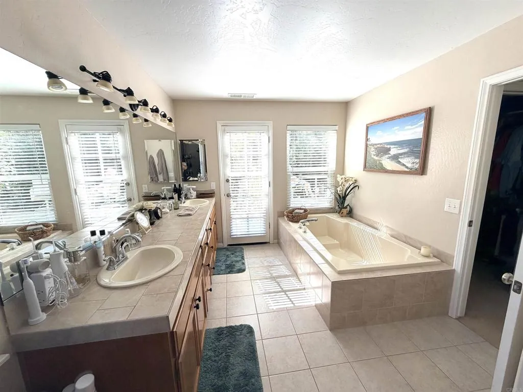 https://cdn.realtyfeed.com/cdn/127/306726344/aaec166def1af550037974fdaff4b095.webp