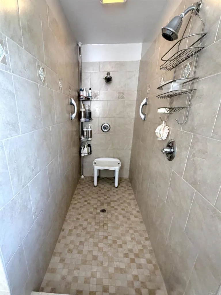 https://cdn.realtyfeed.com/cdn/127/306726344/f108a7cabe83e0d3891adf45ae41ea3b.webp