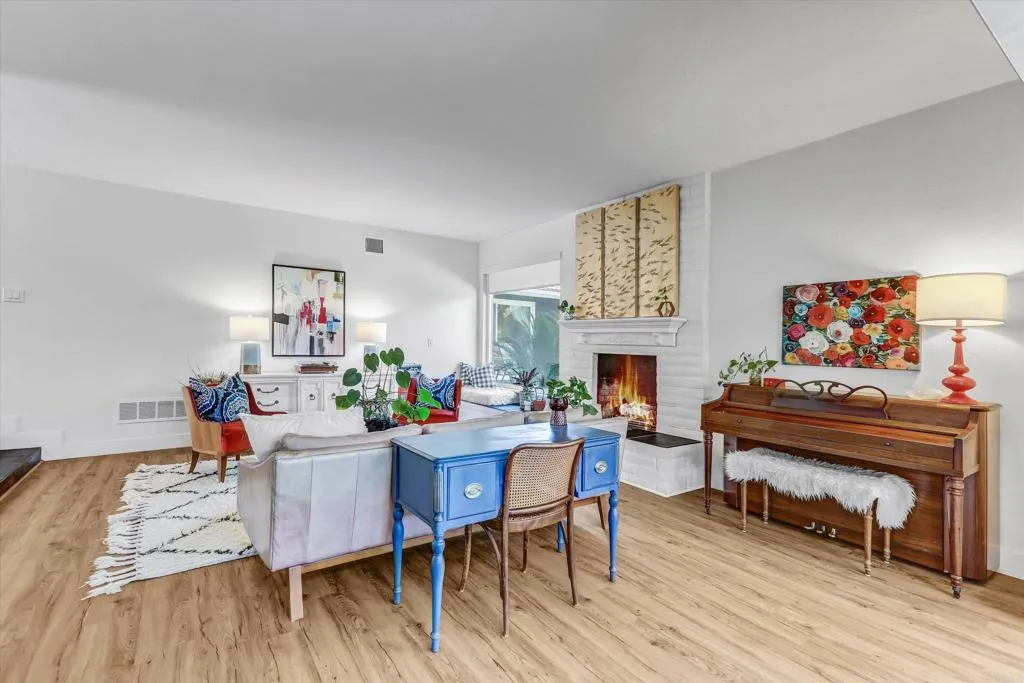 https://cdn.realtyfeed.com/cdn/127/306726371/5c38155149d6597162b4dd21fff2aad9.webp