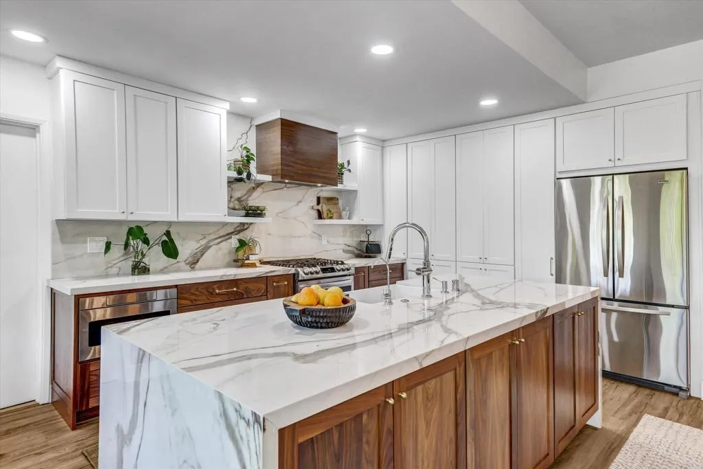 https://cdn.realtyfeed.com/cdn/127/306726371/623c1f38984d58380e223af37bd3884a.webp
