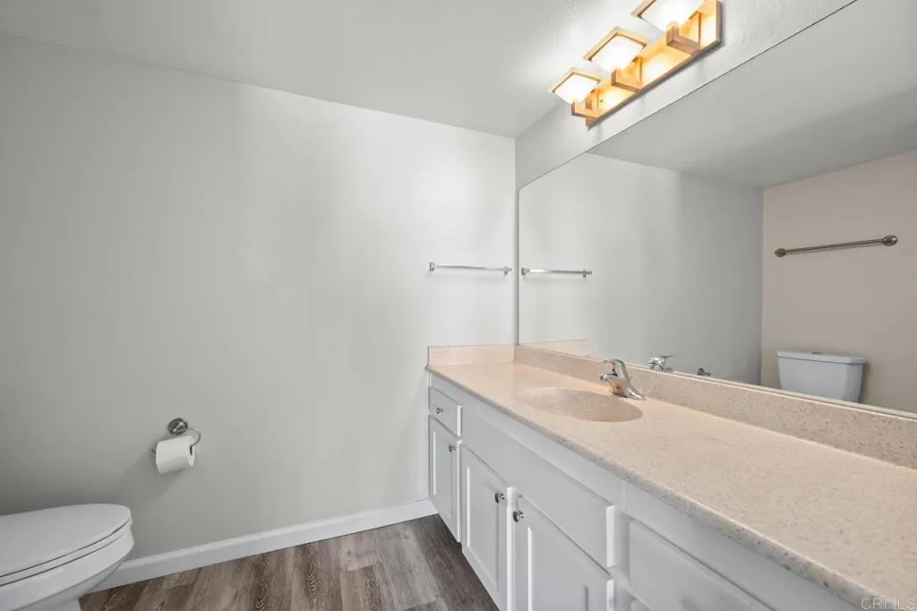 https://cdn.realtyfeed.com/cdn/127/306726391/72c8c8f87aecd947427a9062df8836a3.webp