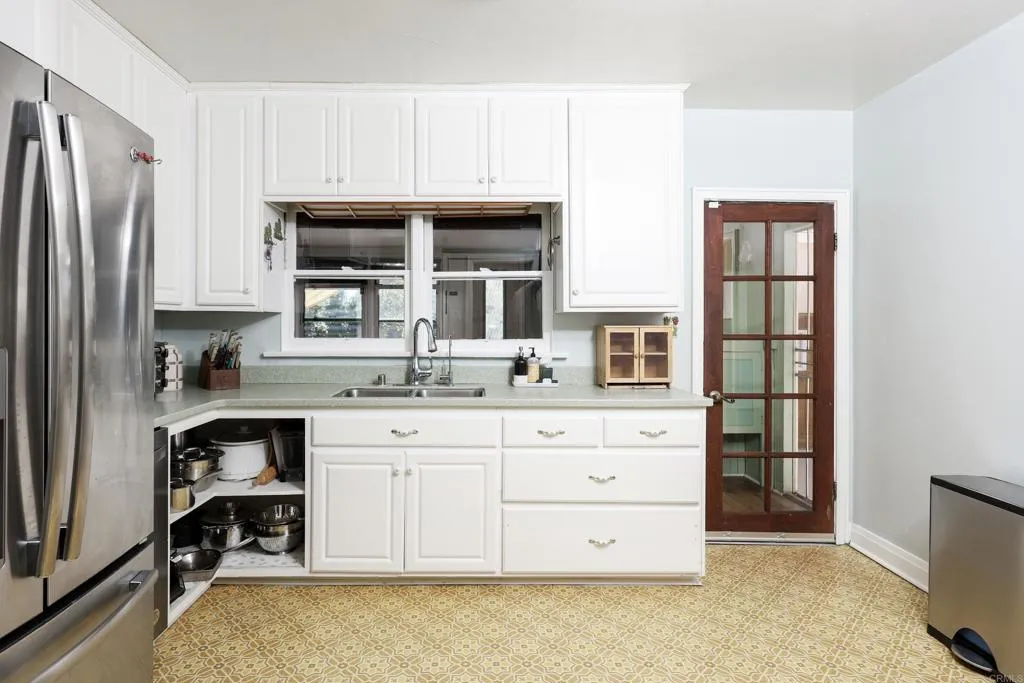 https://cdn.realtyfeed.com/cdn/127/306726552/1c133f4c3da041bdd713c99c3711fdbf.webp