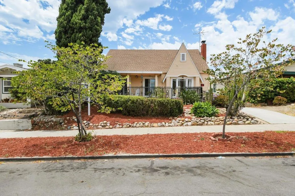https://cdn.realtyfeed.com/cdn/127/306726552/23339f0683b76b08f7ff268ed33e2c3d.webp