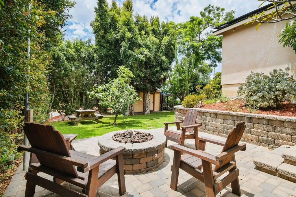 https://cdn.realtyfeed.com/cdn/127/306726552/2d74fde57678485667fb73cb74ecf214.webp
