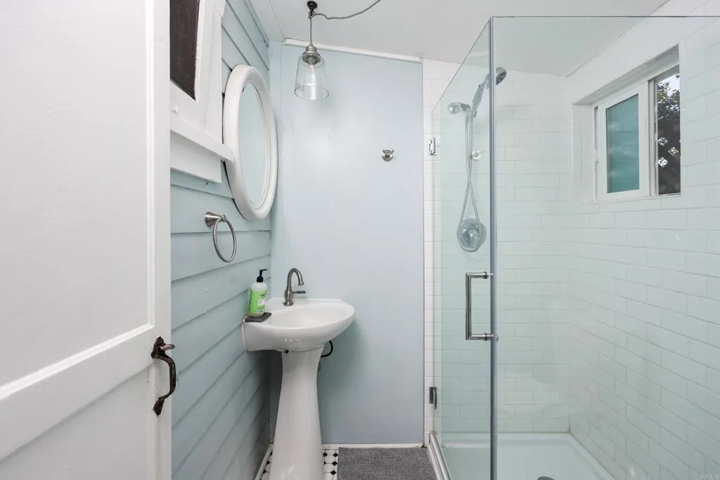 https://cdn.realtyfeed.com/cdn/127/306726552/38b033adfbf08080753800808a795b27.webp